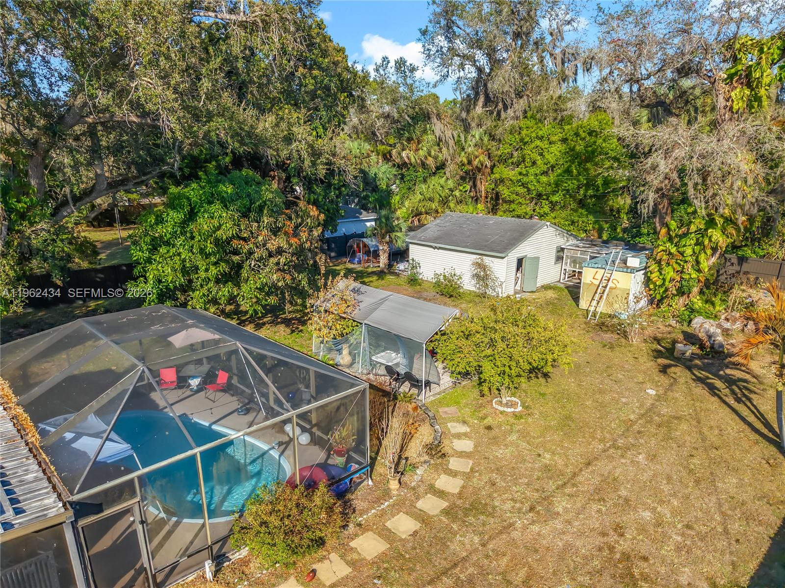 216 Greenwood Lehigh Acres, FL 33936