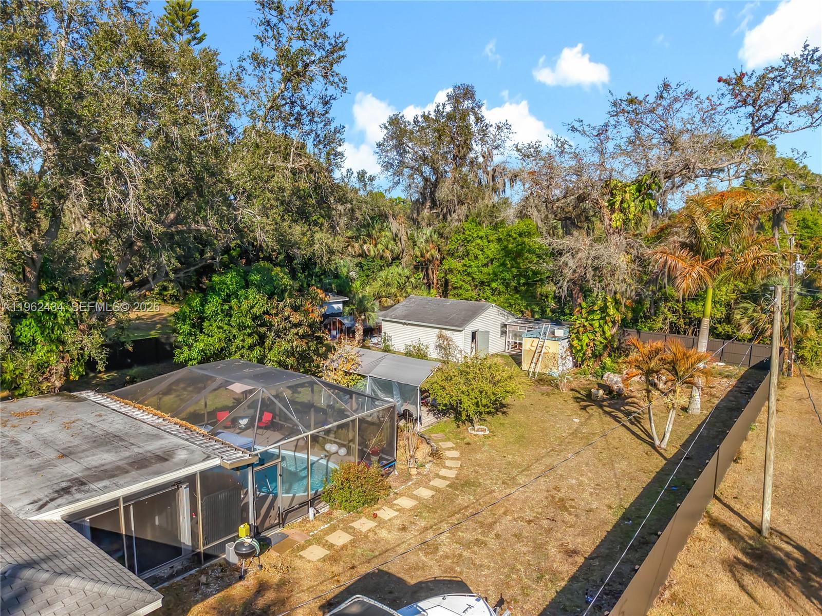 216 Greenwood Lehigh Acres, FL 33936