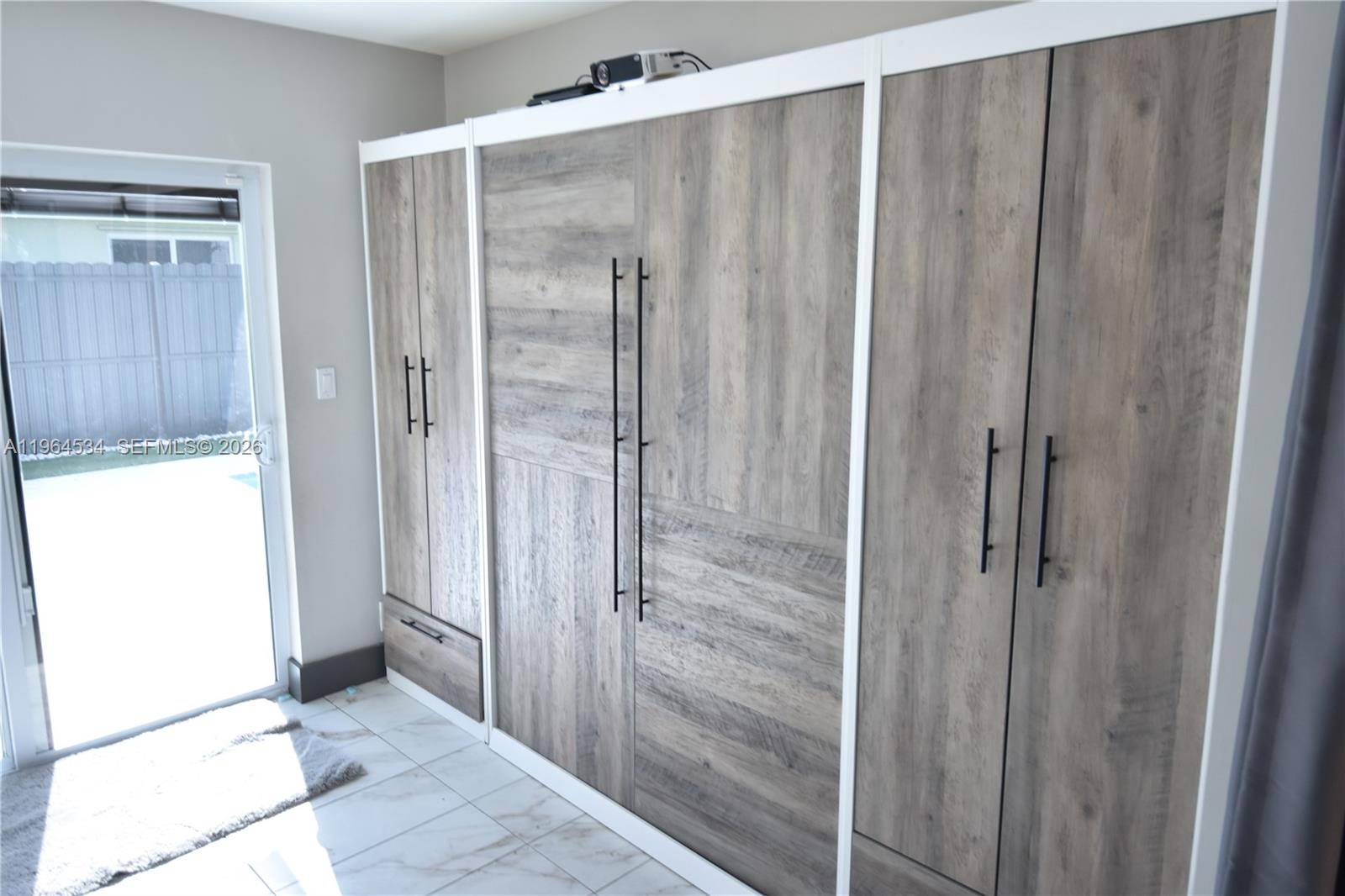 630 N 66th Ave Hollywood, FL 33024