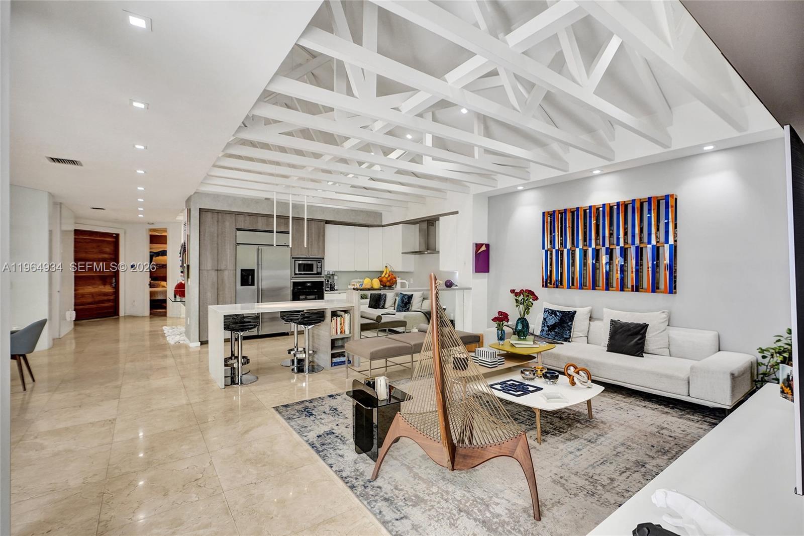 1662 Diplomat Dr Miami, FL 33179