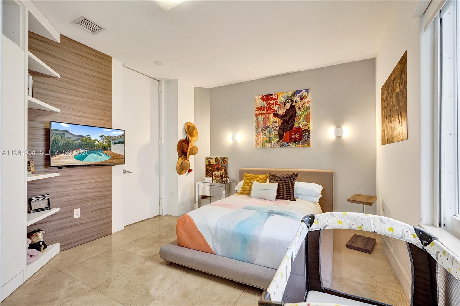 1662 Diplomat Dr Miami, FL 33179