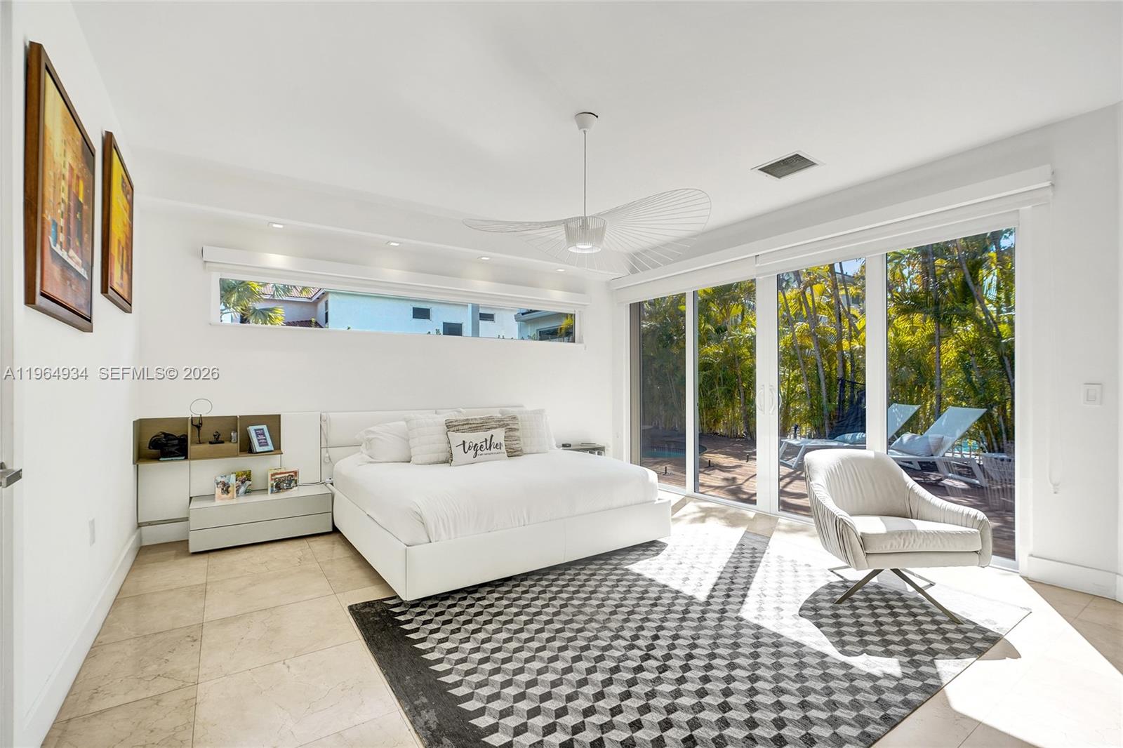 1662 Diplomat Dr Miami, FL 33179