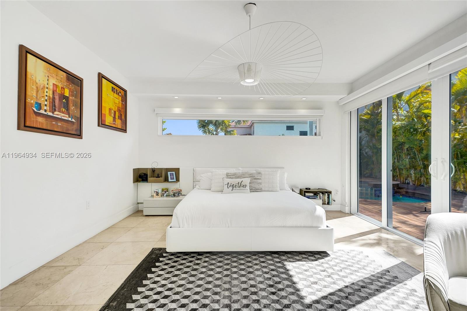 1662 Diplomat Dr Miami, FL 33179