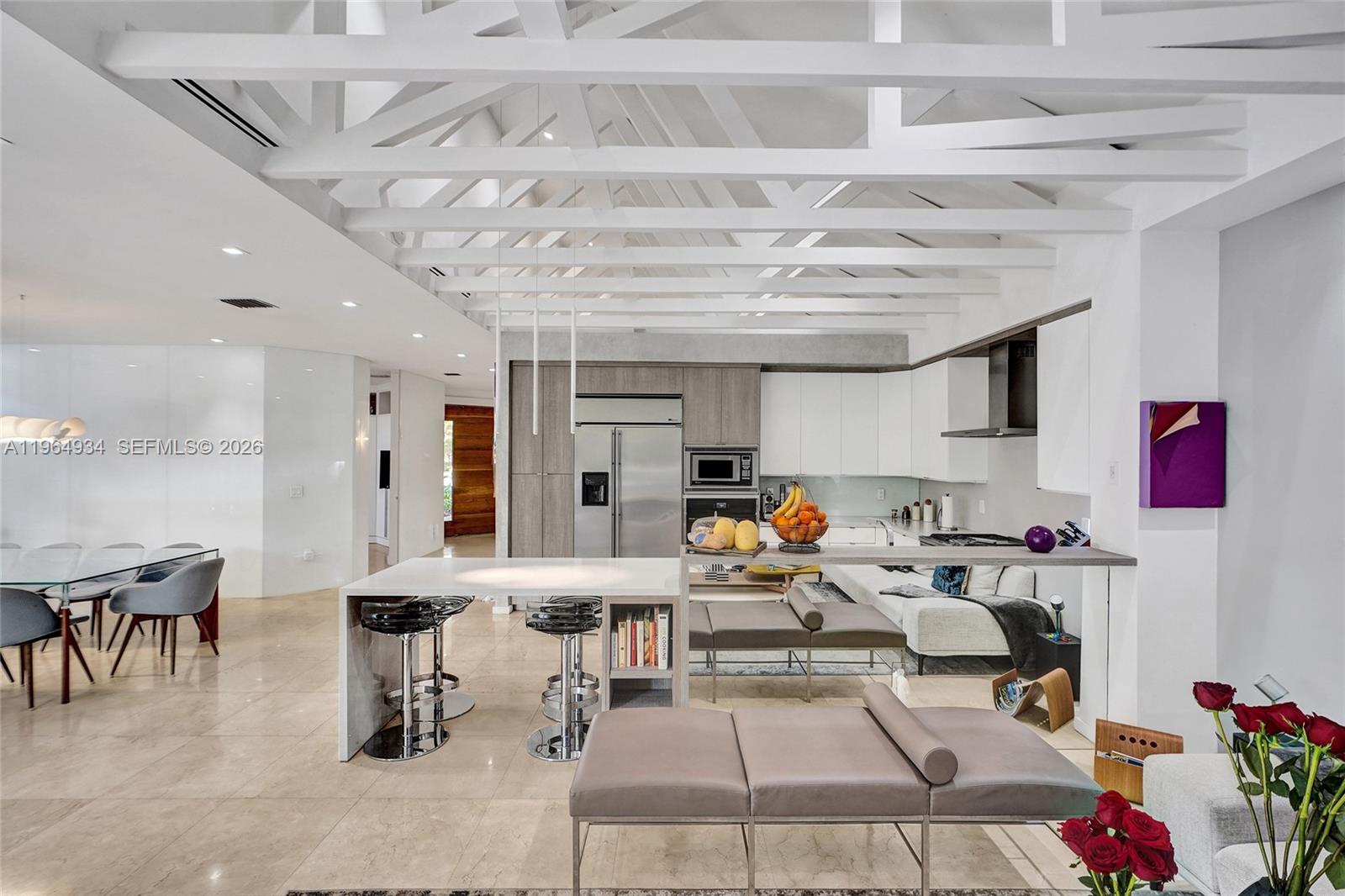 1662 Diplomat Dr Miami, FL 33179