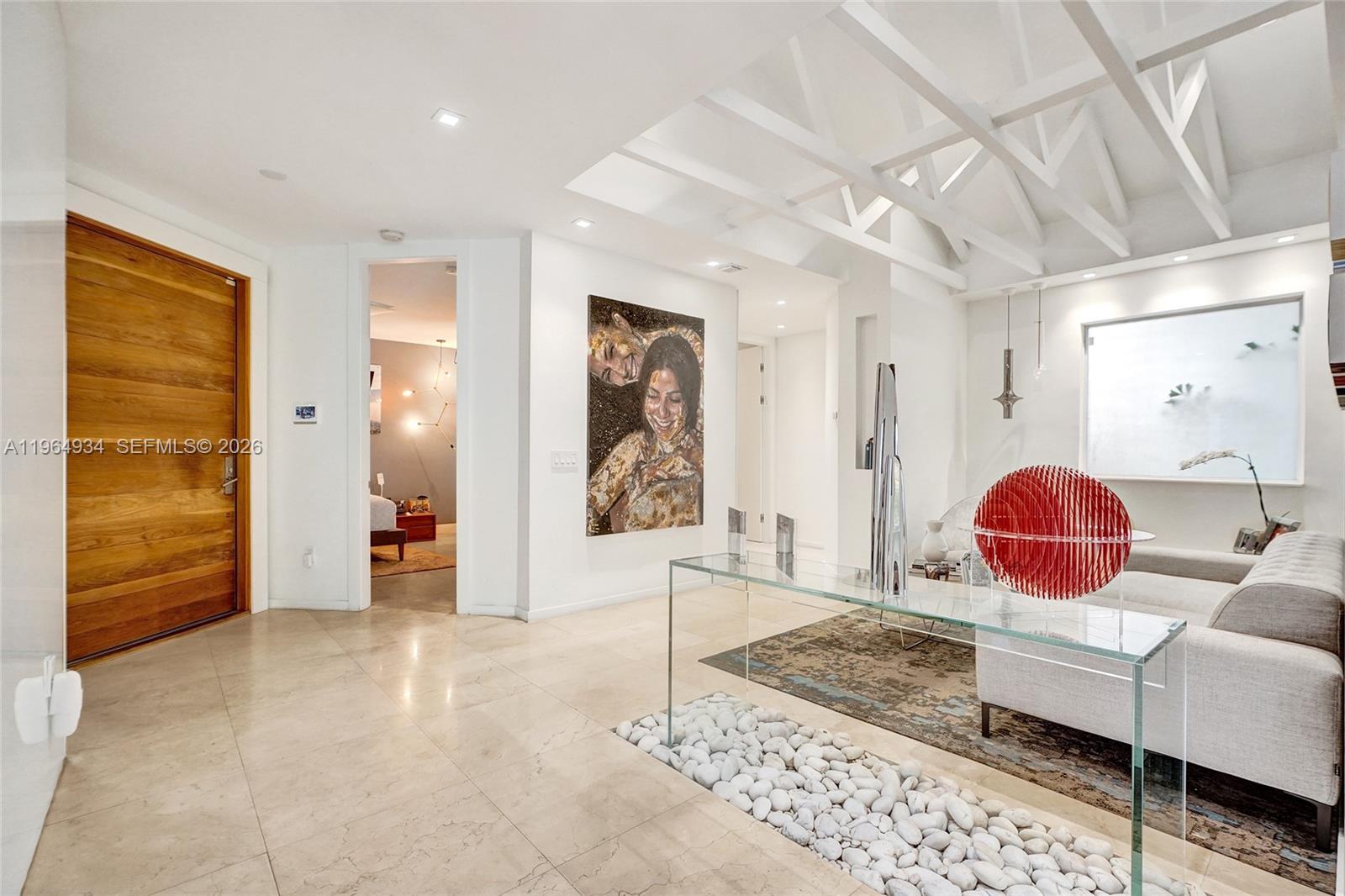 1662 Diplomat Dr Miami, FL 33179