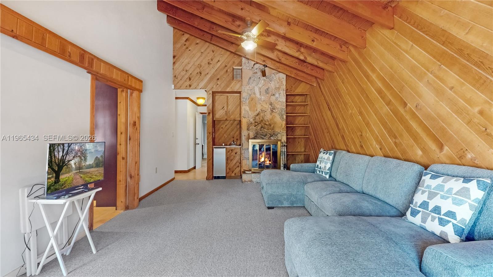 9620 E Calusa Clb Dr Miami, FL 33186