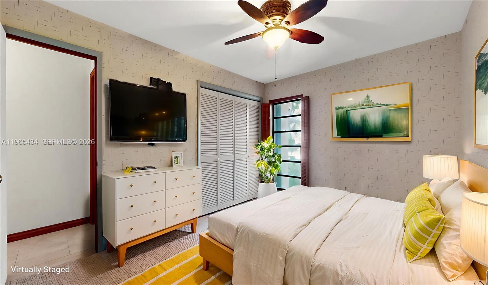 9620 E Calusa Clb Dr Miami, FL 33186