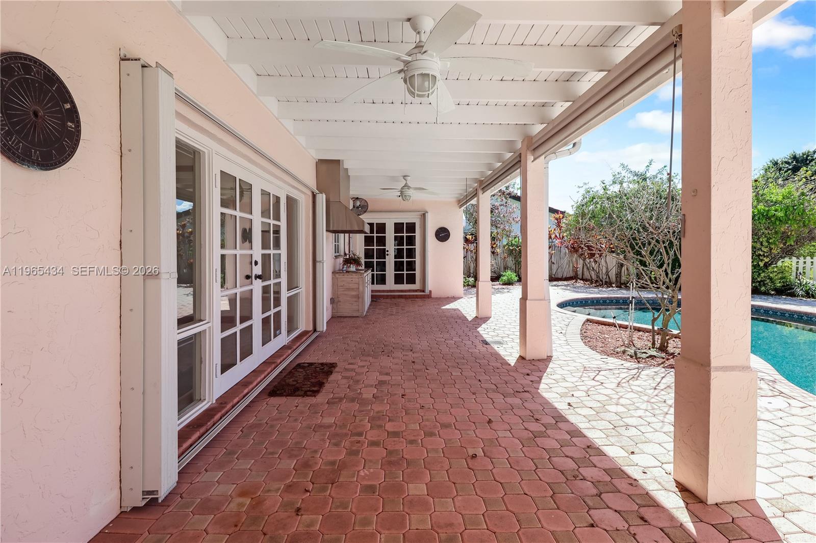 9620 E Calusa Clb Dr Miami, FL 33186