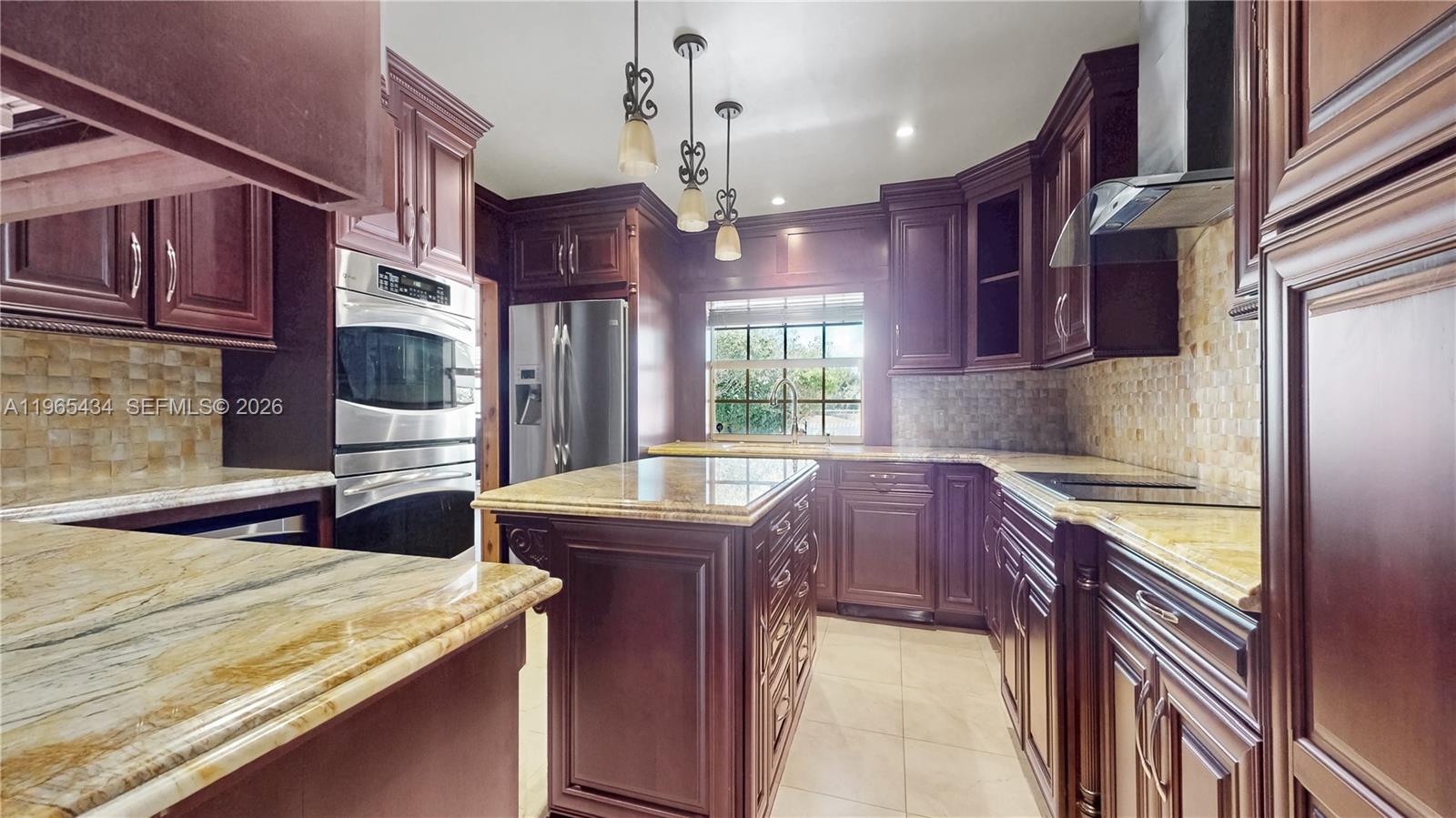 9620 E Calusa Clb Dr Miami, FL 33186