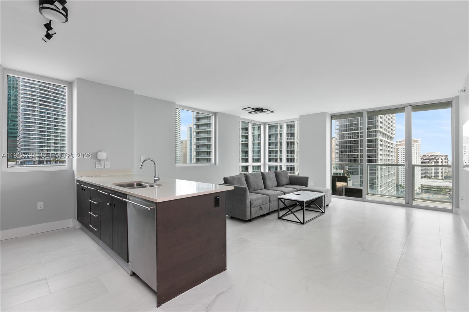 500 Brickell Ave #1801