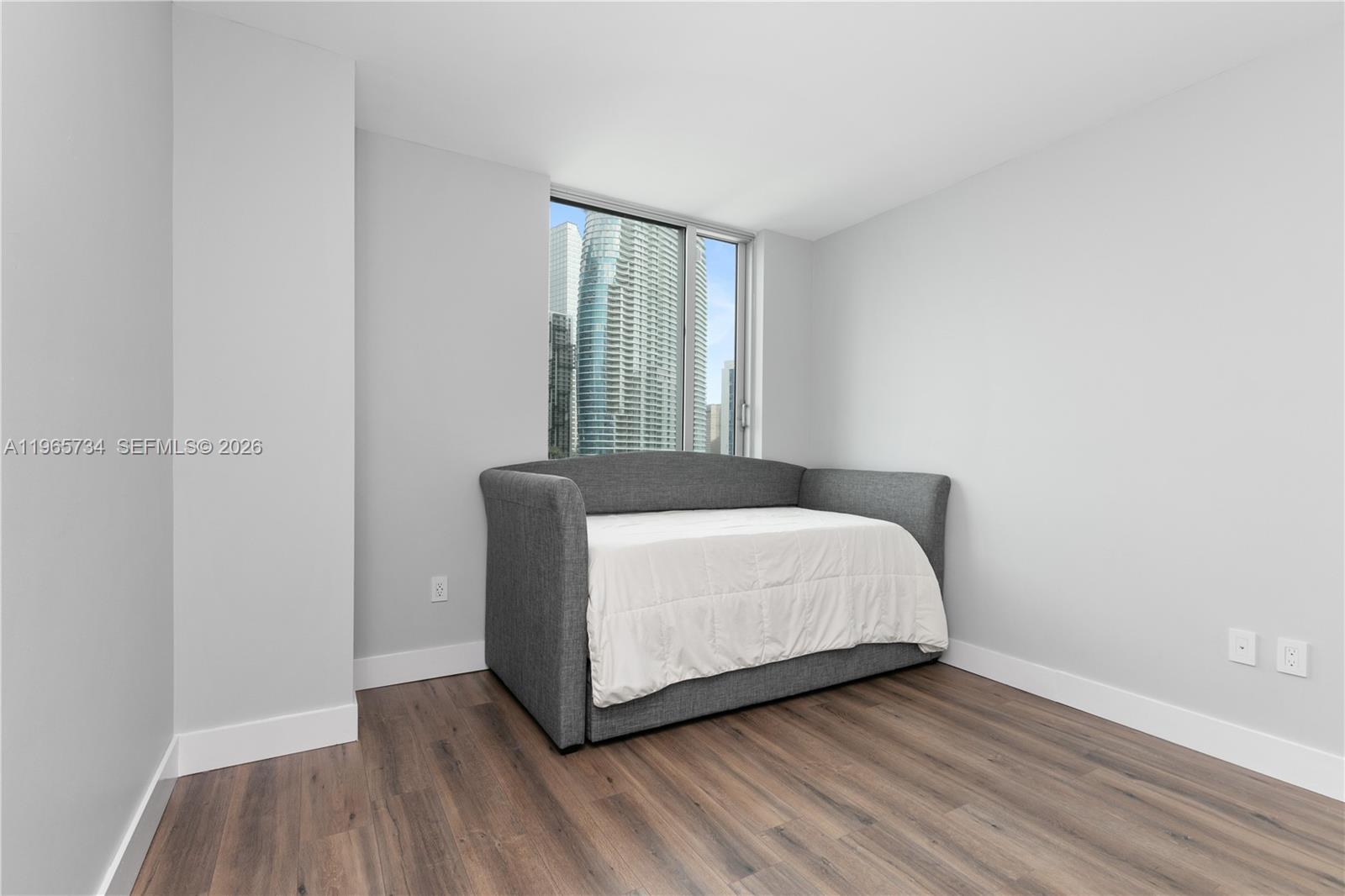 image 500 Brickell East11