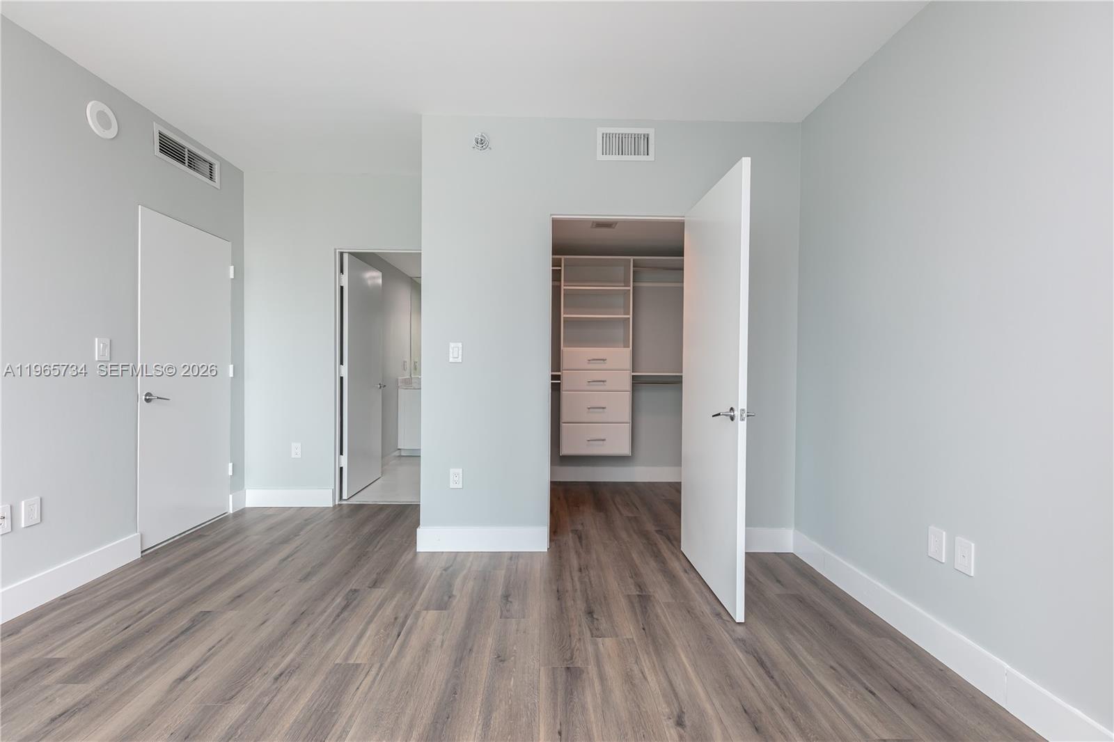 image 500 Brickell East13