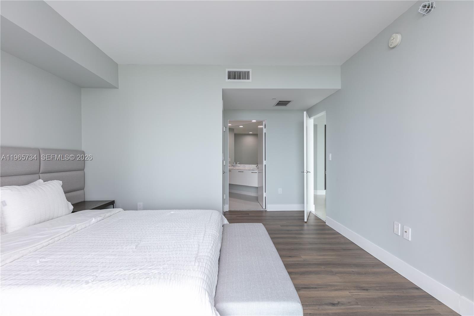 image 500 Brickell East7