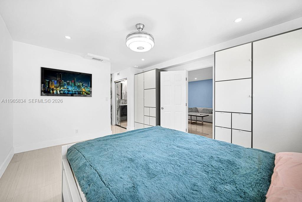 410 SE 2nd St #223 Hallandale Beach, FL 33009