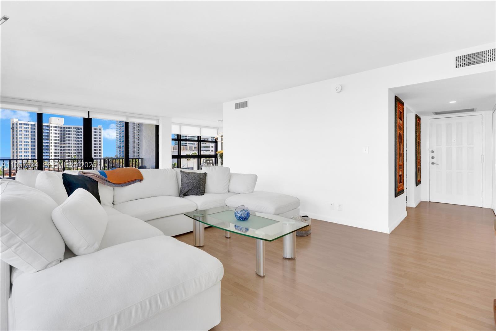 600 Parkview Dr #621 Hallandale Beach, FL 33009