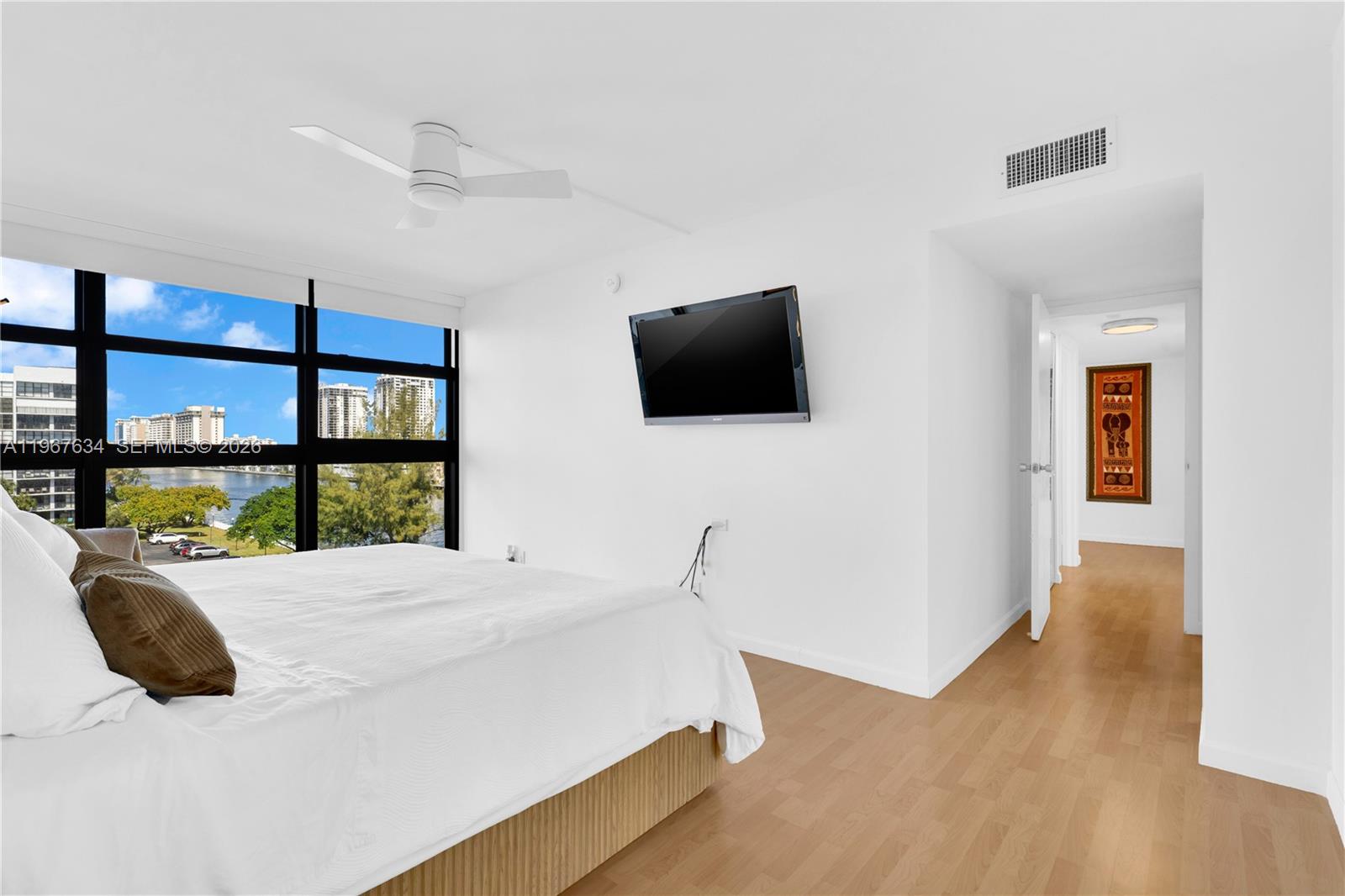 600 Parkview Dr #621 Hallandale Beach, FL 33009