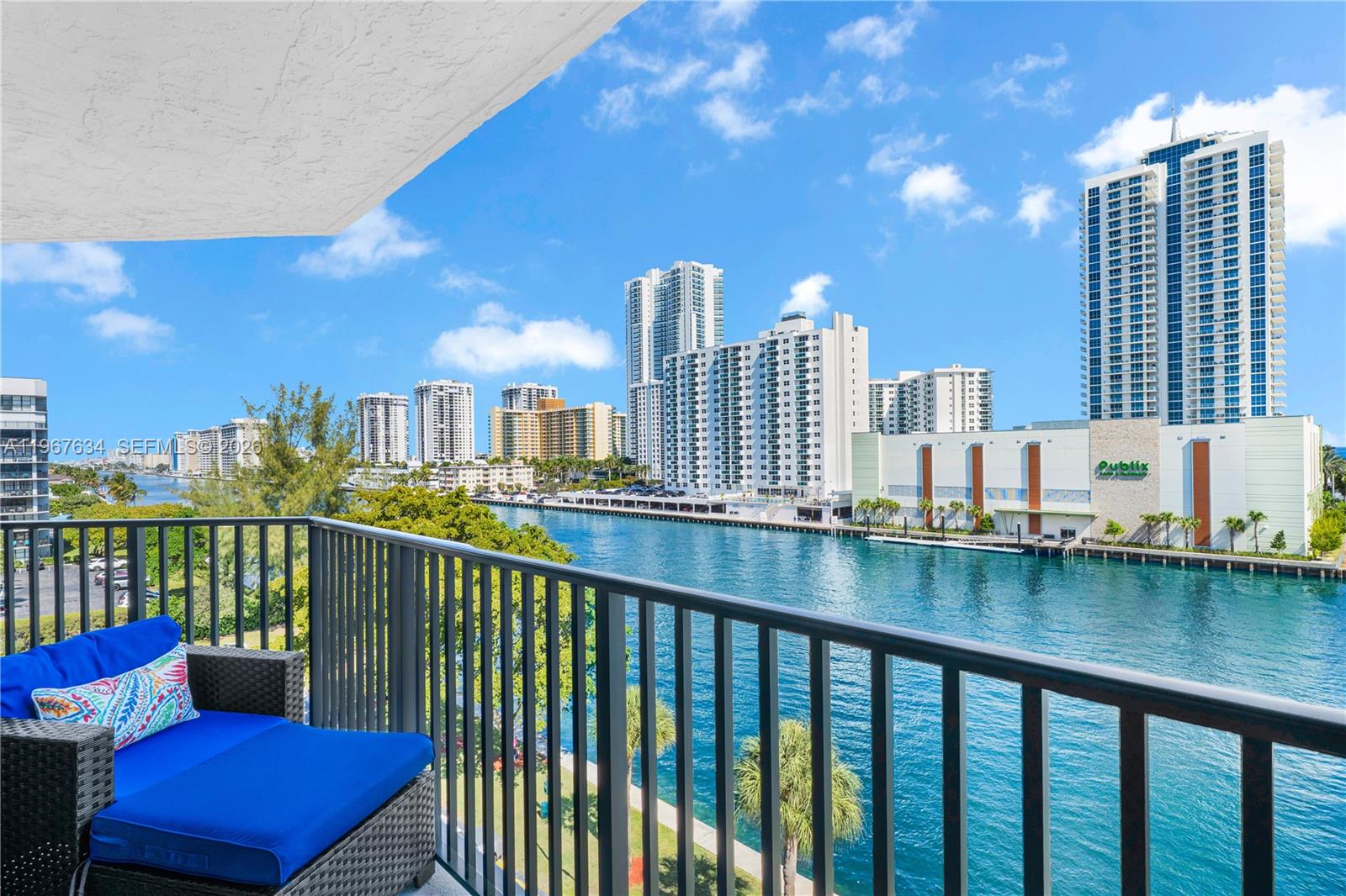 600 Parkview Dr #621 Hallandale Beach, FL 33009