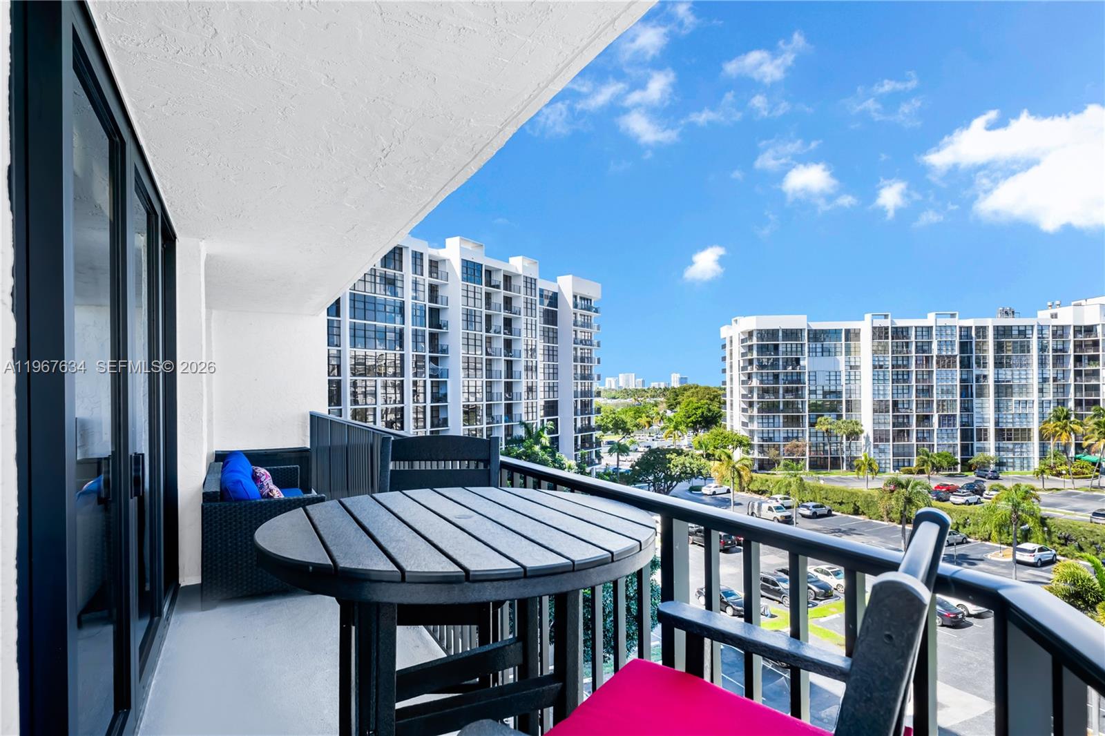 600 Parkview Dr #621 Hallandale Beach, FL 33009