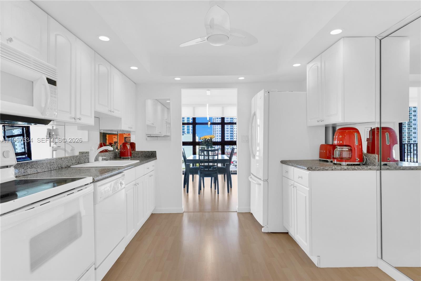 600 Parkview Dr #621 Hallandale Beach, FL 33009