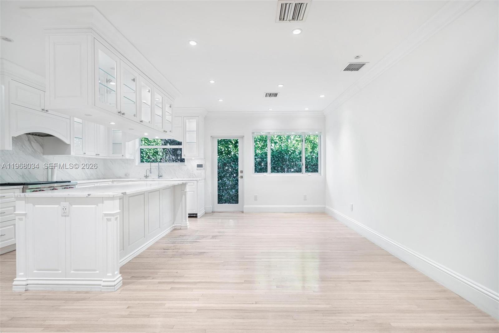 10121 E Broadview Dr Bay Harbor Islands, FL 33154