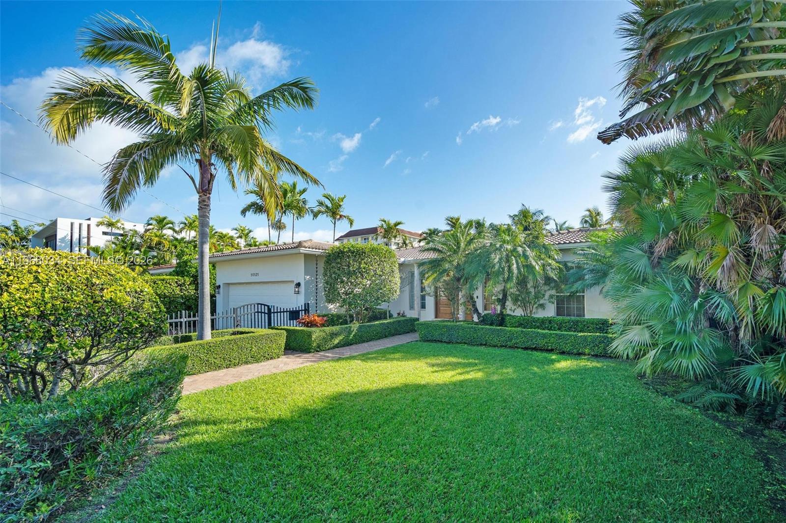 10121 E Broadview Dr Bay Harbor Islands, FL 33154