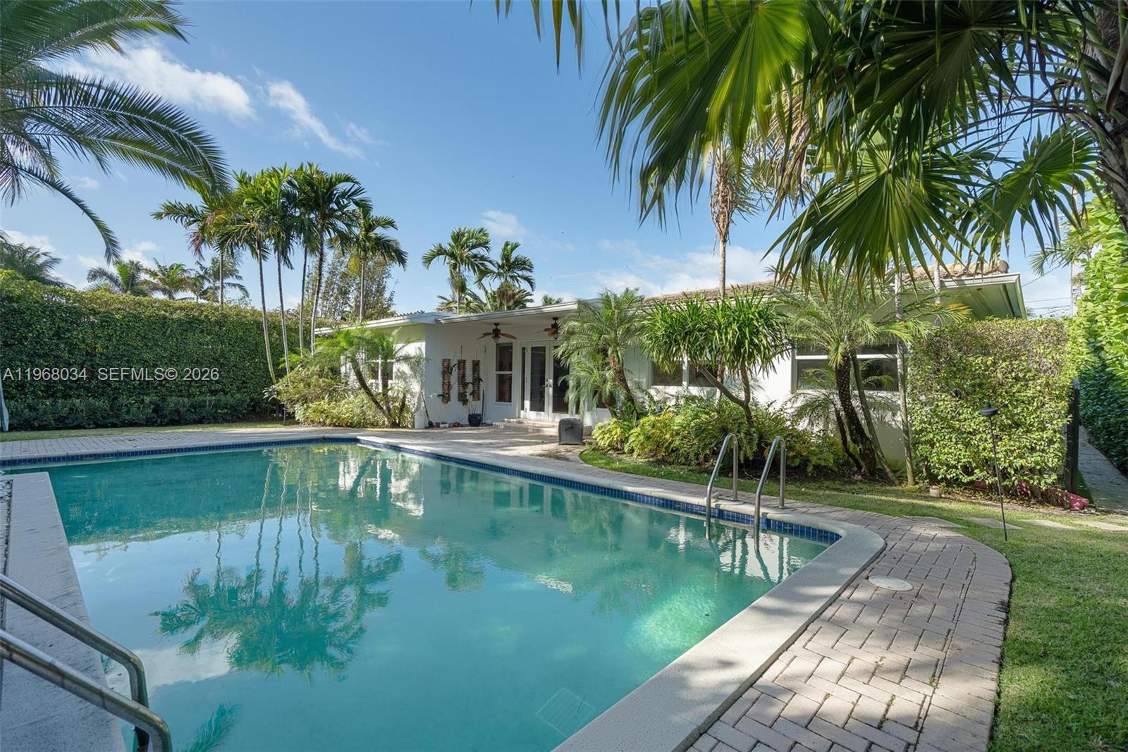 10121 E Broadview Dr Bay Harbor Islands, FL 33154