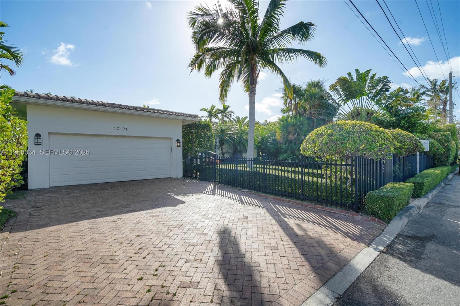 10121 E Broadview Dr Bay Harbor Islands, FL 33154