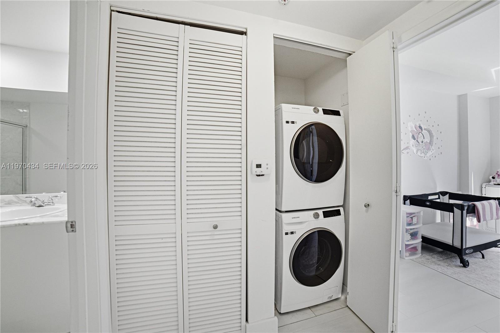 image The Venture at Aventura12