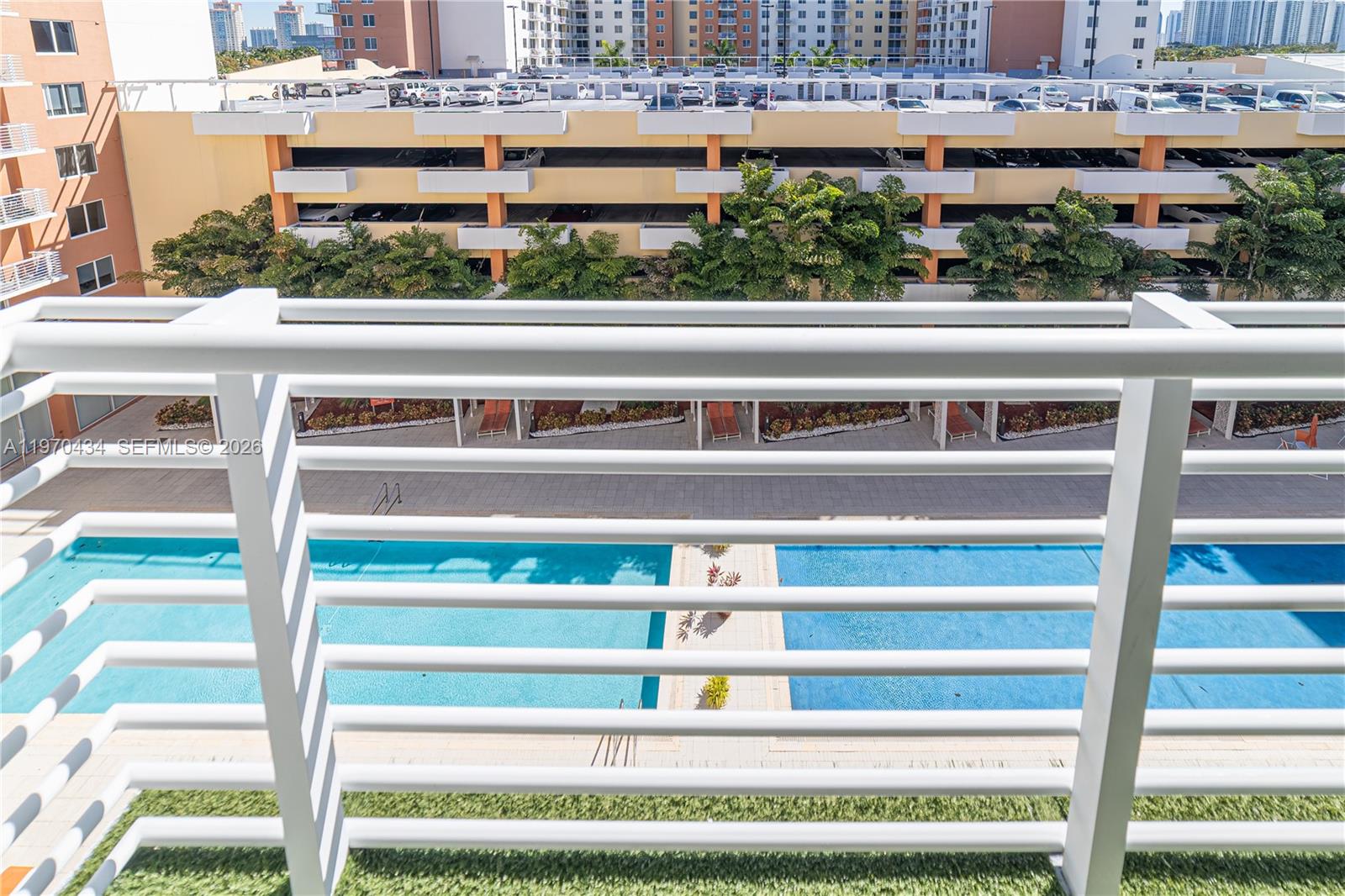 image The Venture at Aventura13