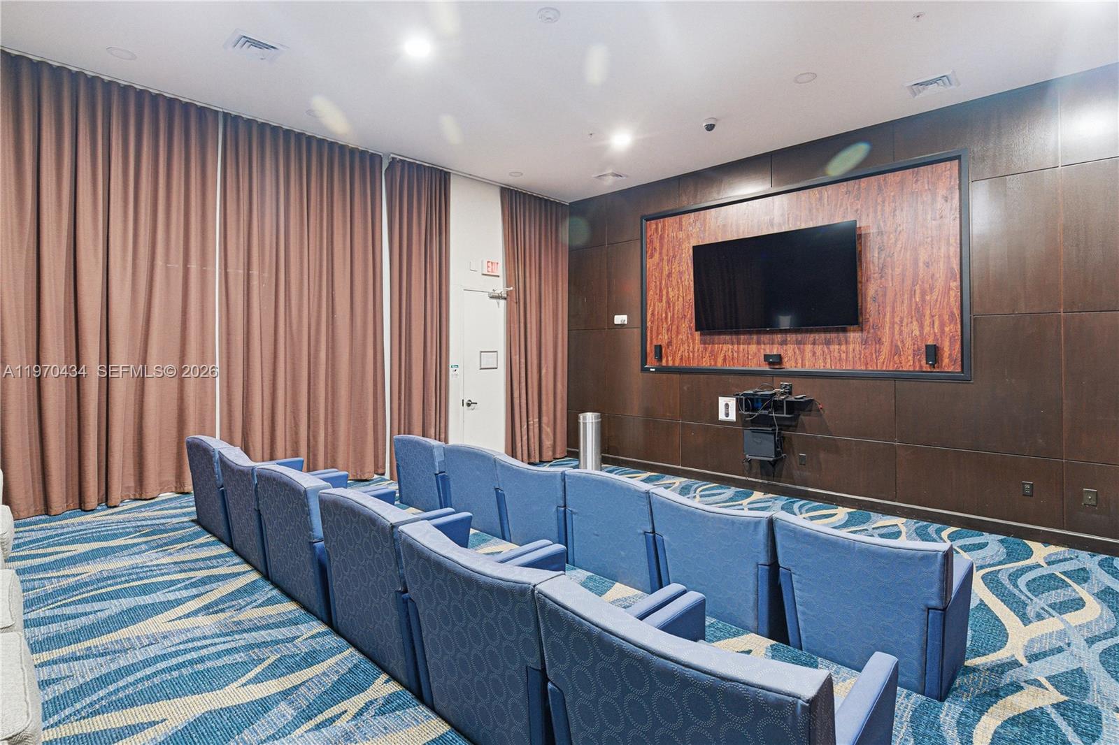 image The Venture at Aventura24