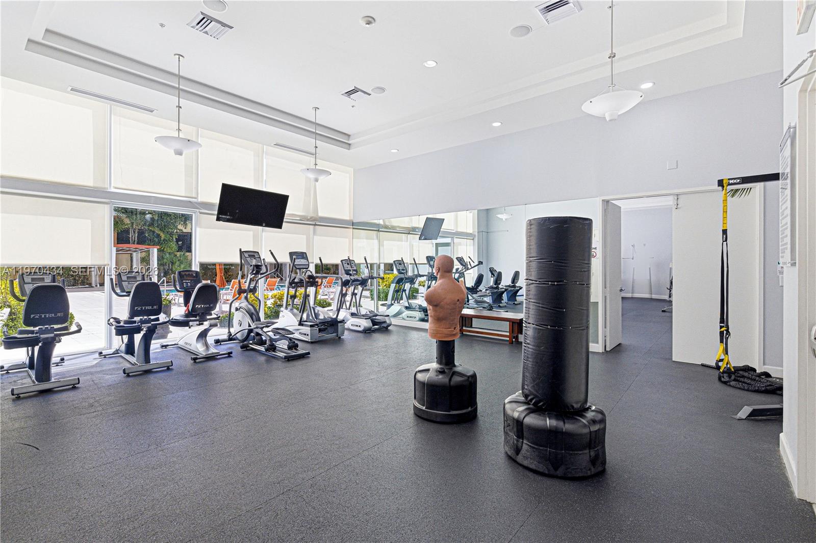 image The Venture at Aventura27