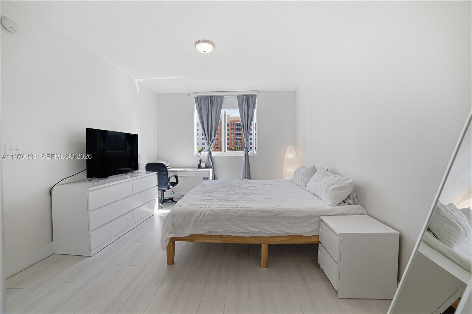 image The Venture at Aventura8