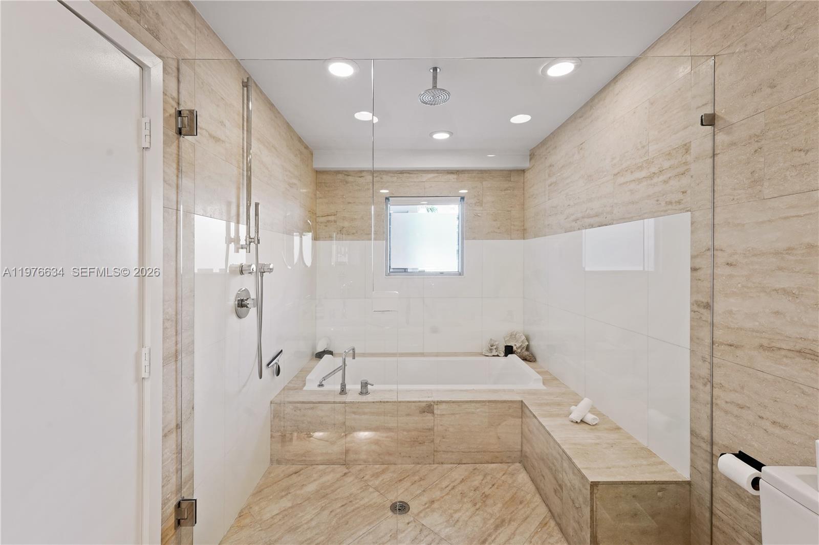 1491 Lincoln Ter #201 Miami Beach, FL 33139