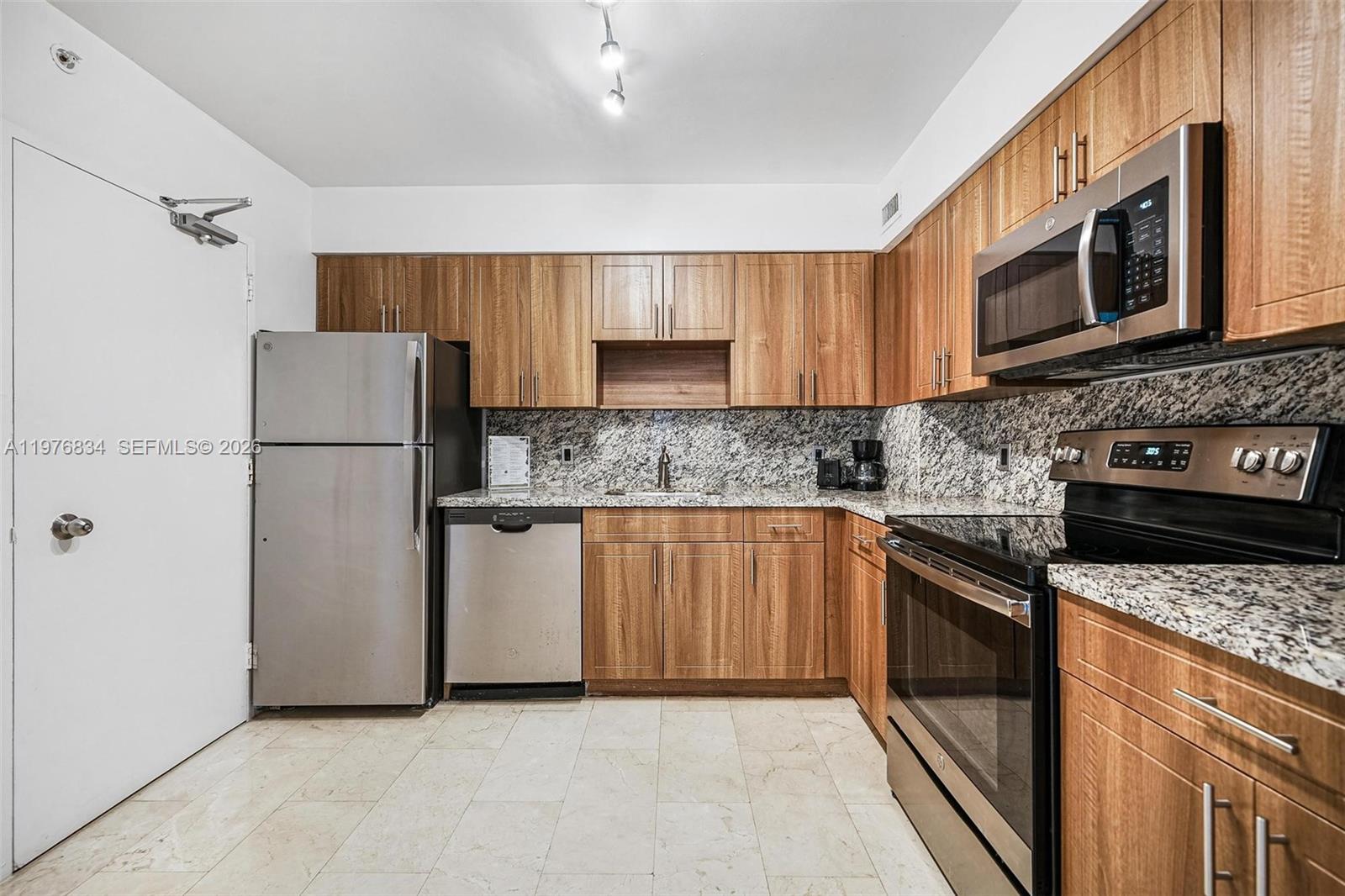 5101 Collins Ave #11L Miami Beach, FL 33140