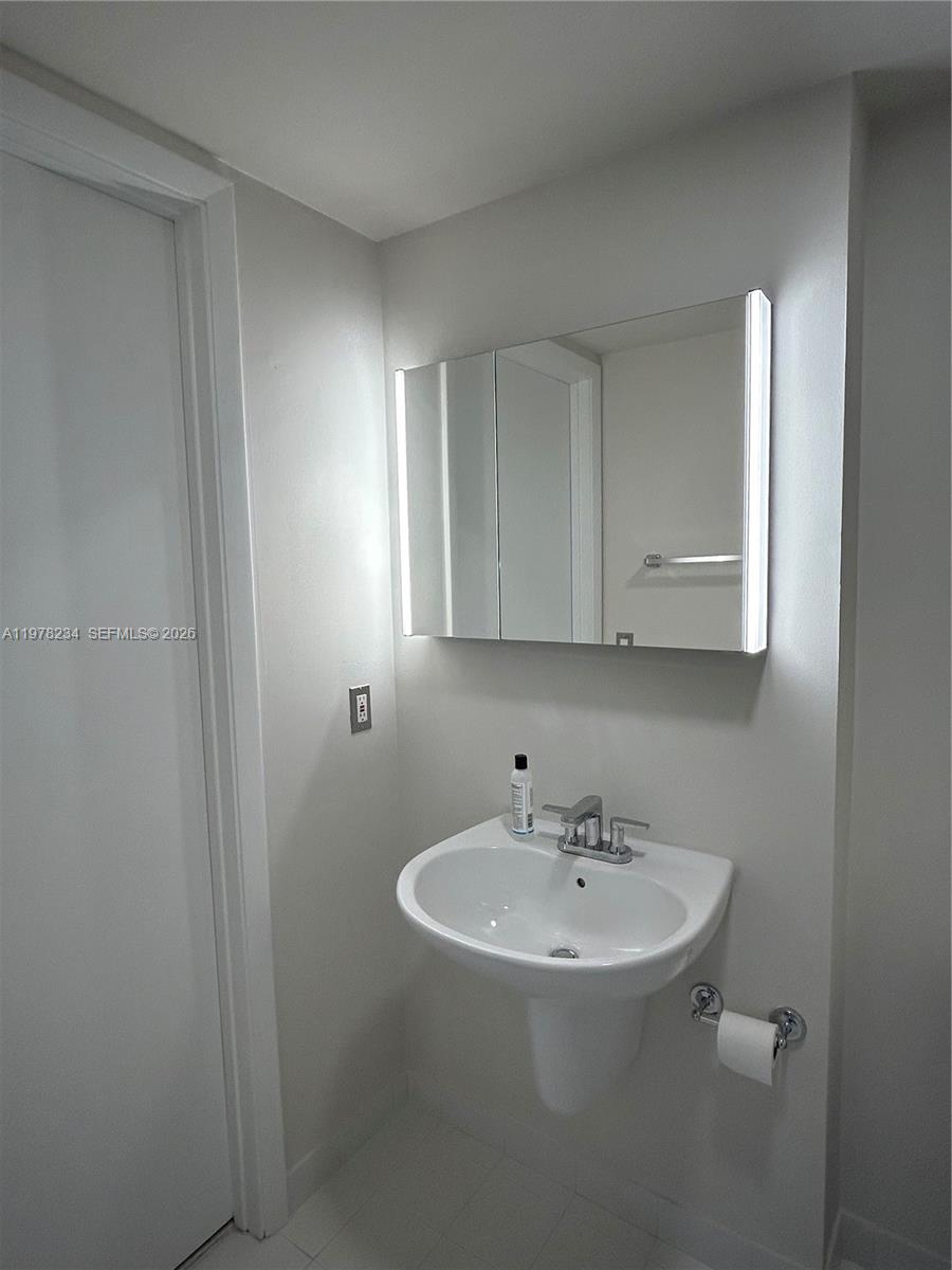 690 SW 1st Ct #2726 Miami, FL 33130