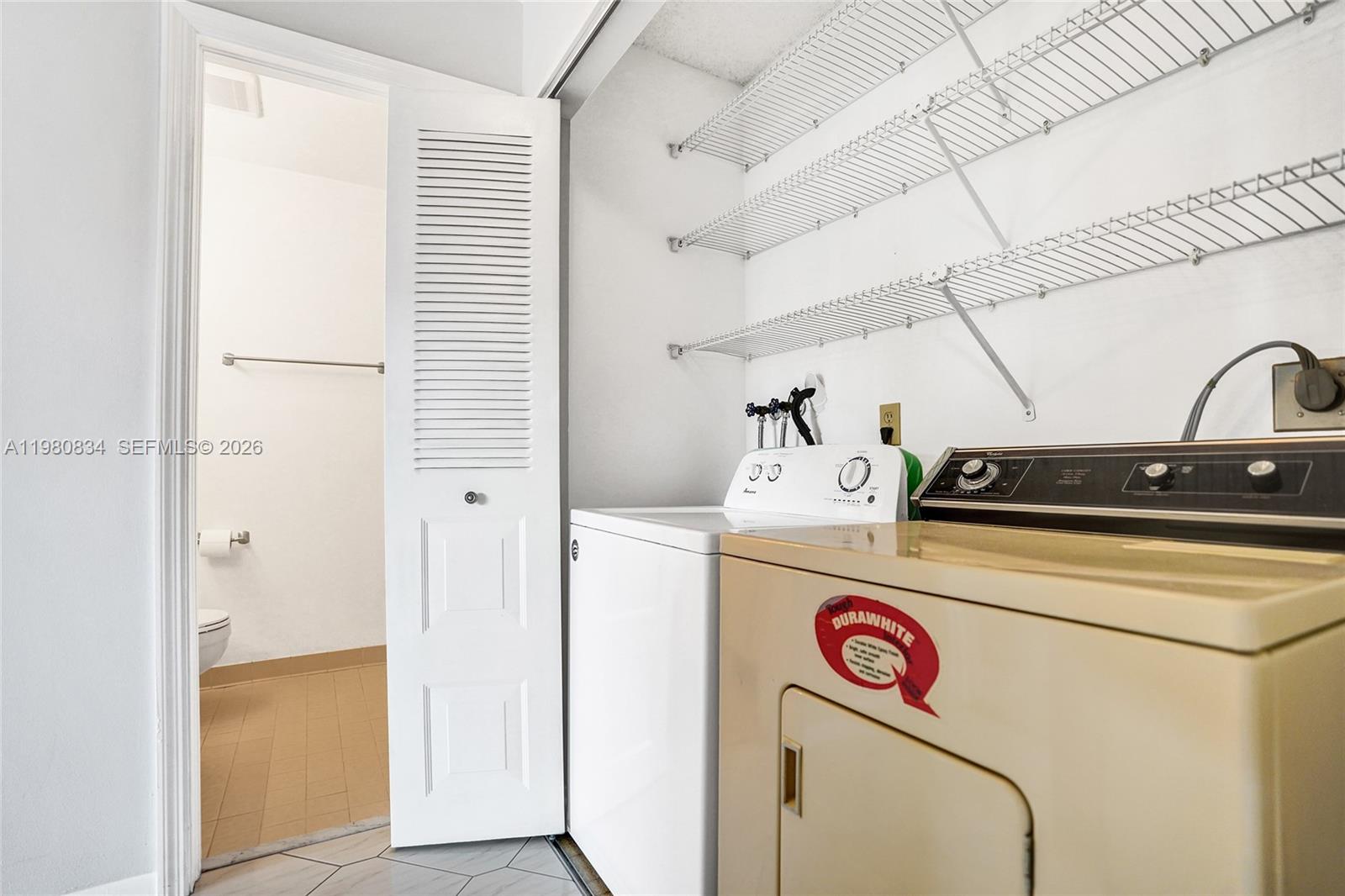 7681 Tahiti Ln #205 Lake Worth, FL 33467