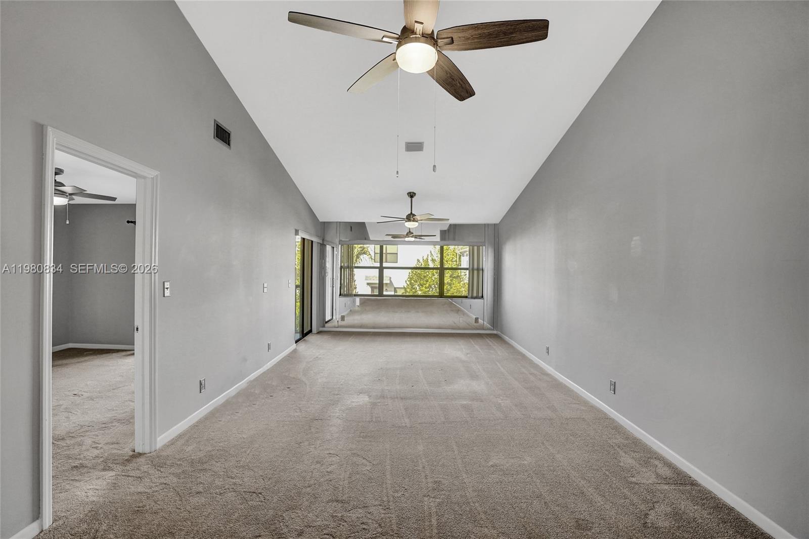 7681 Tahiti Ln #205 Lake Worth, FL 33467