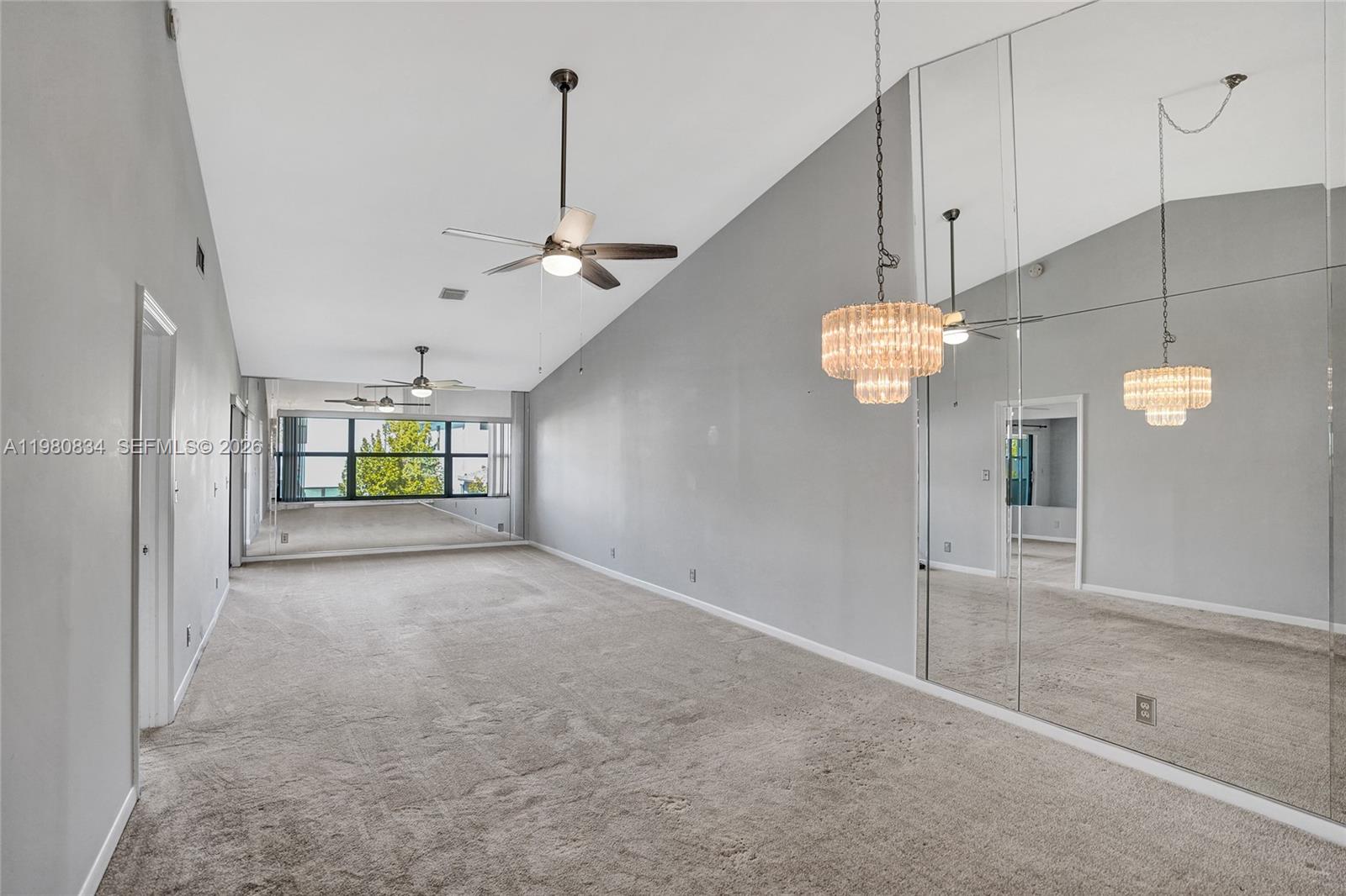 7681 Tahiti Ln #205 Lake Worth, FL 33467