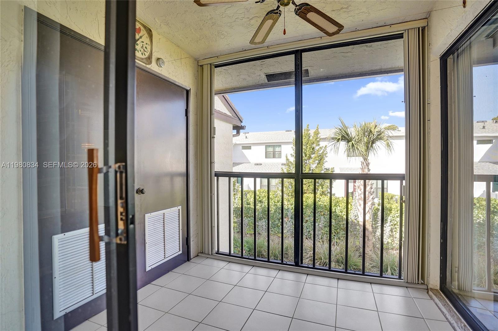 7681 Tahiti Ln #205 Lake Worth, FL 33467