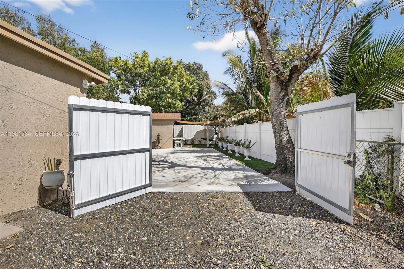 3220 NW 2nd St Lauderhill, FL 33311