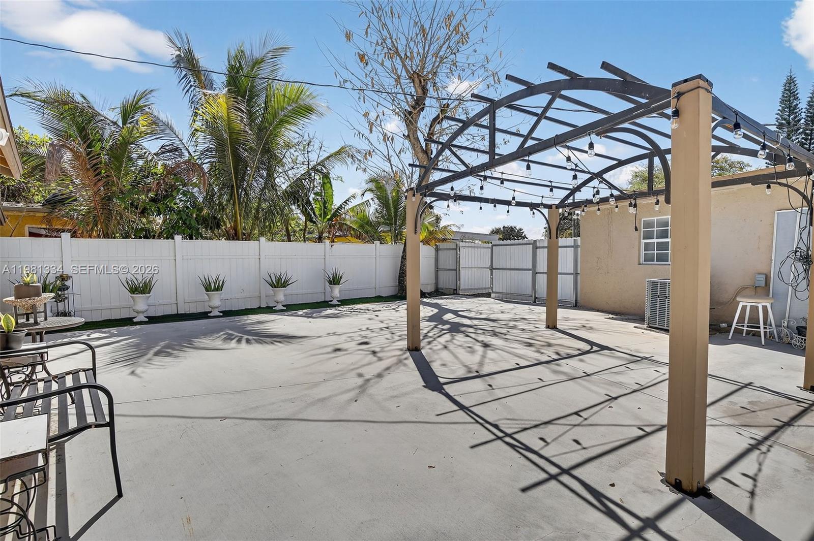 3220 NW 2nd St Lauderhill, FL 33311