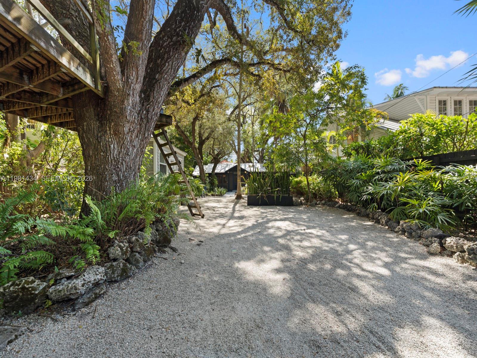 3558 Royal Palm Ave Miami, FL 33133