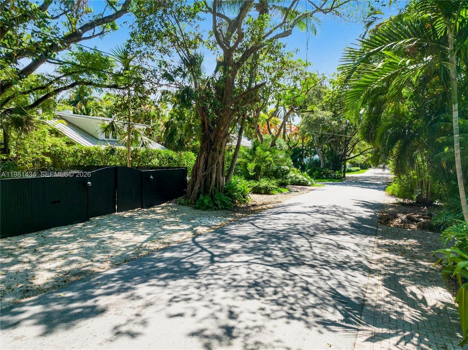 3558 Royal Palm Ave Miami, FL 33133