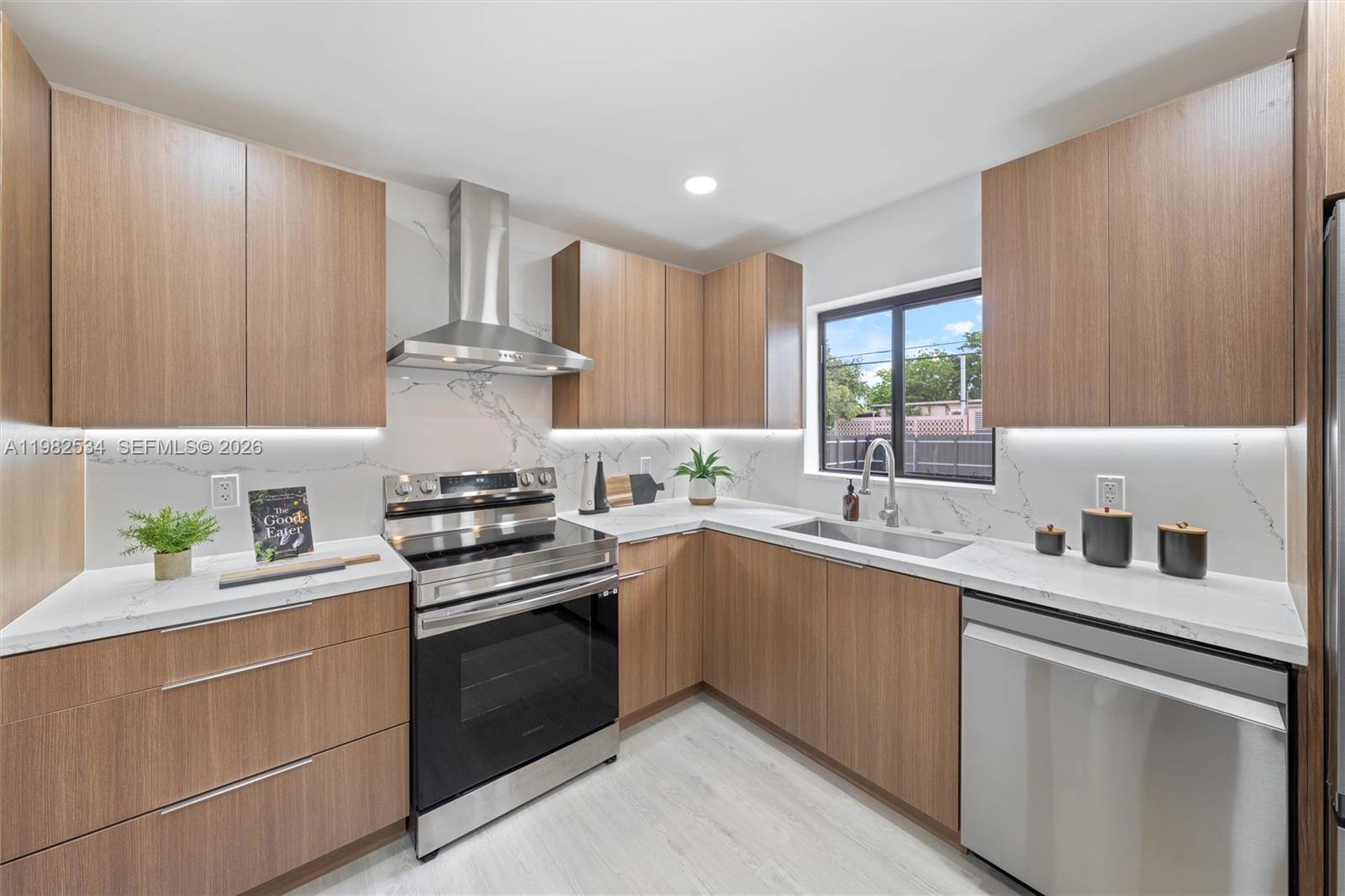 1305 N 31st Rd Hollywood, FL 33021