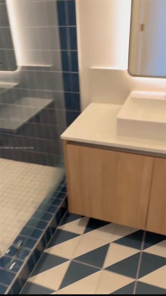 159 NE 6th St #1804 Miami, FL 33132