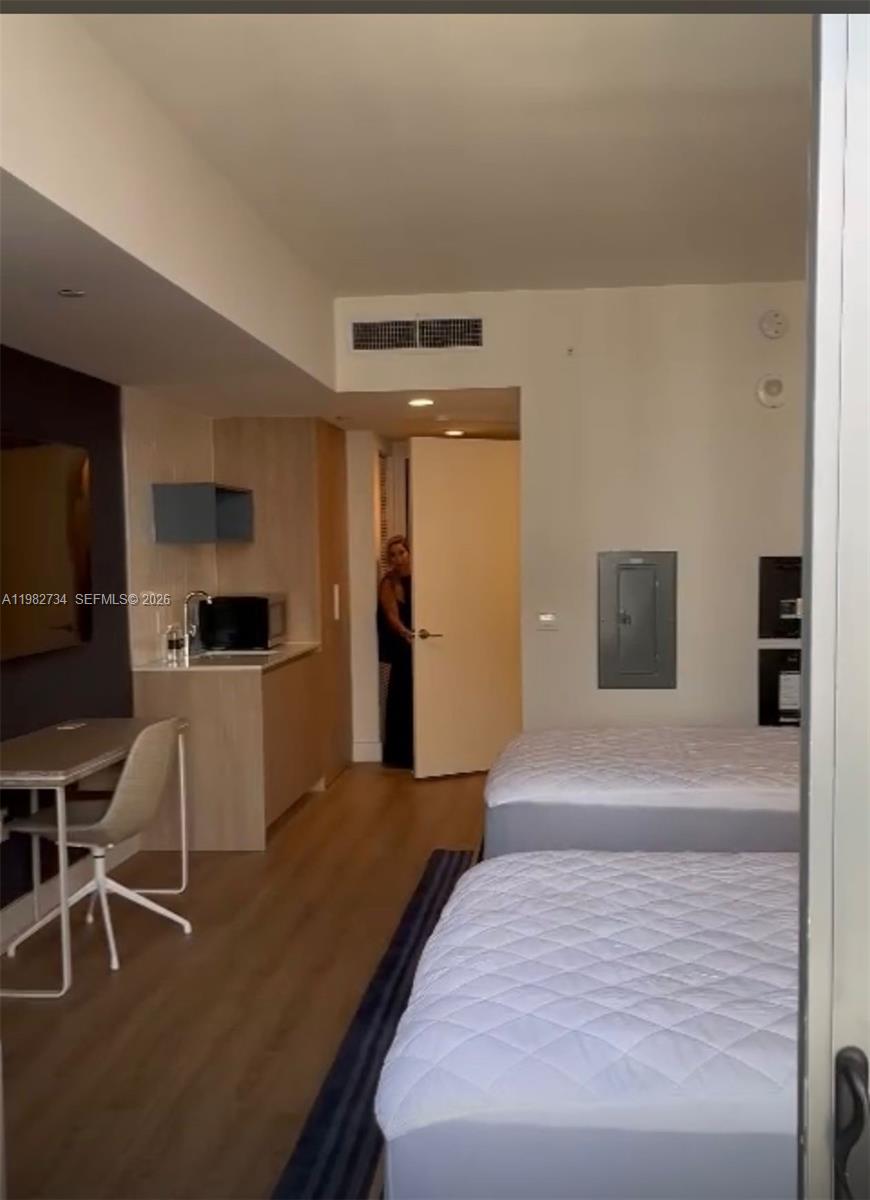 159 NE 6th St #1804 Miami, FL 33132