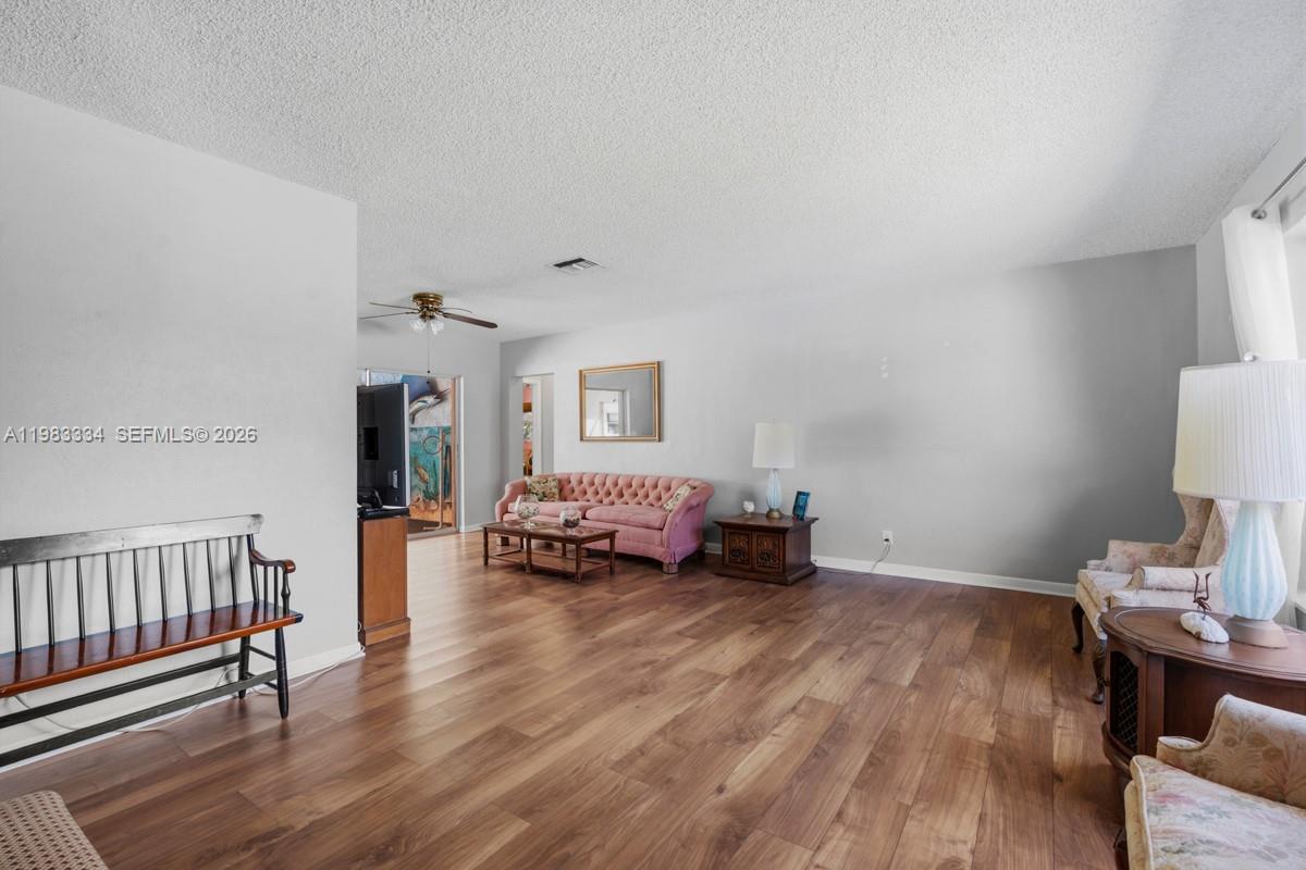 10930 SW 27th Ct Davie, FL 33328