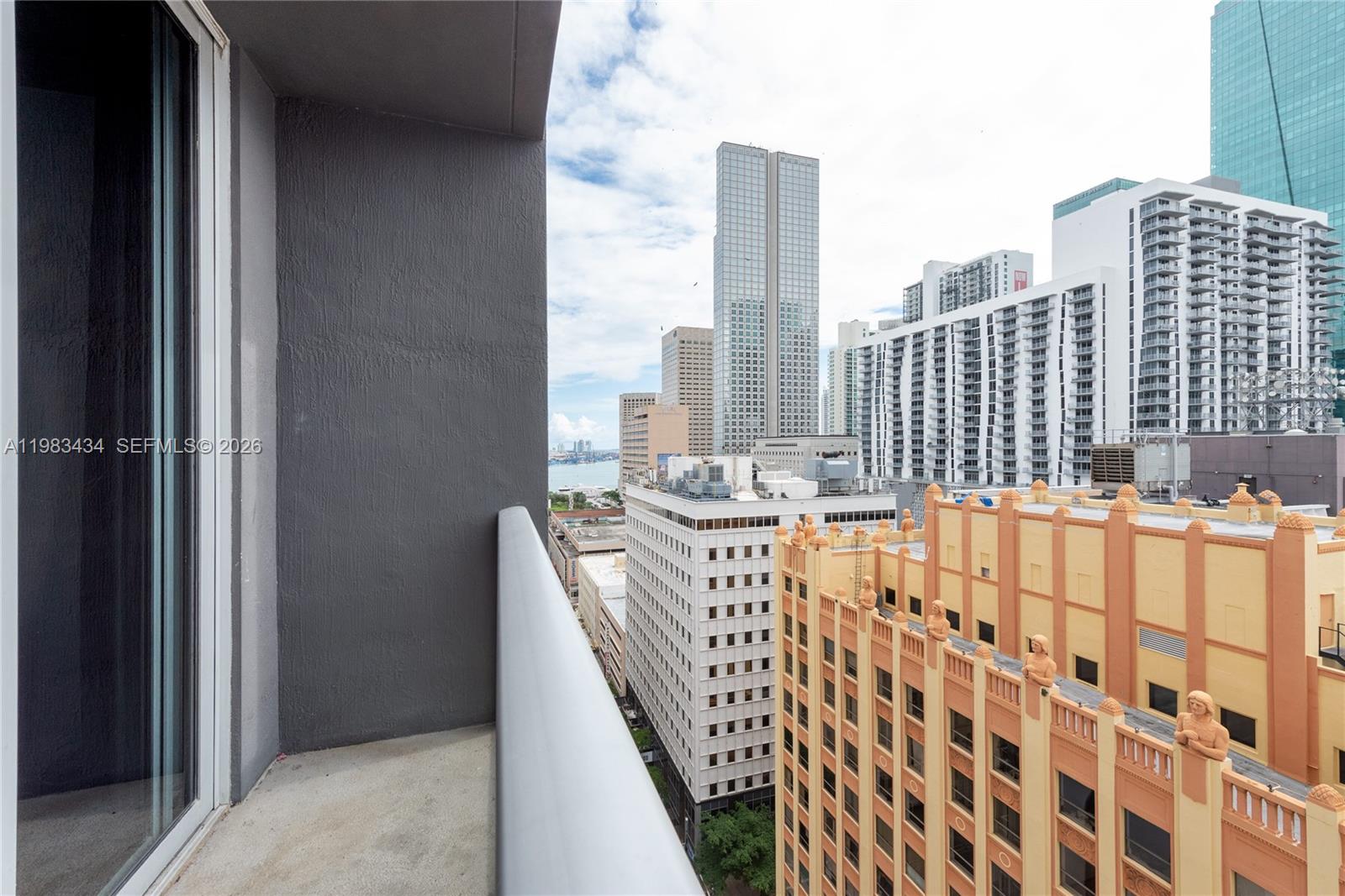 151 SE 1st St #1709 Miami, FL 33131