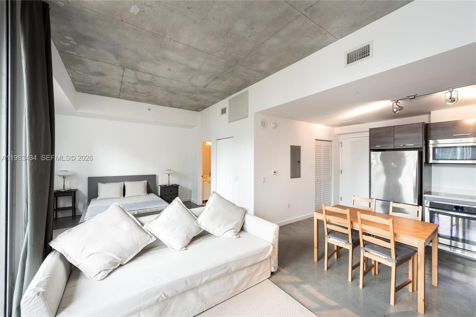 151 SE 1st St #1709 Miami, FL 33131