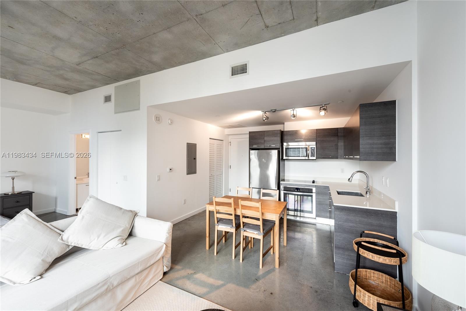 151 SE 1st St #1709 Miami, FL 33131